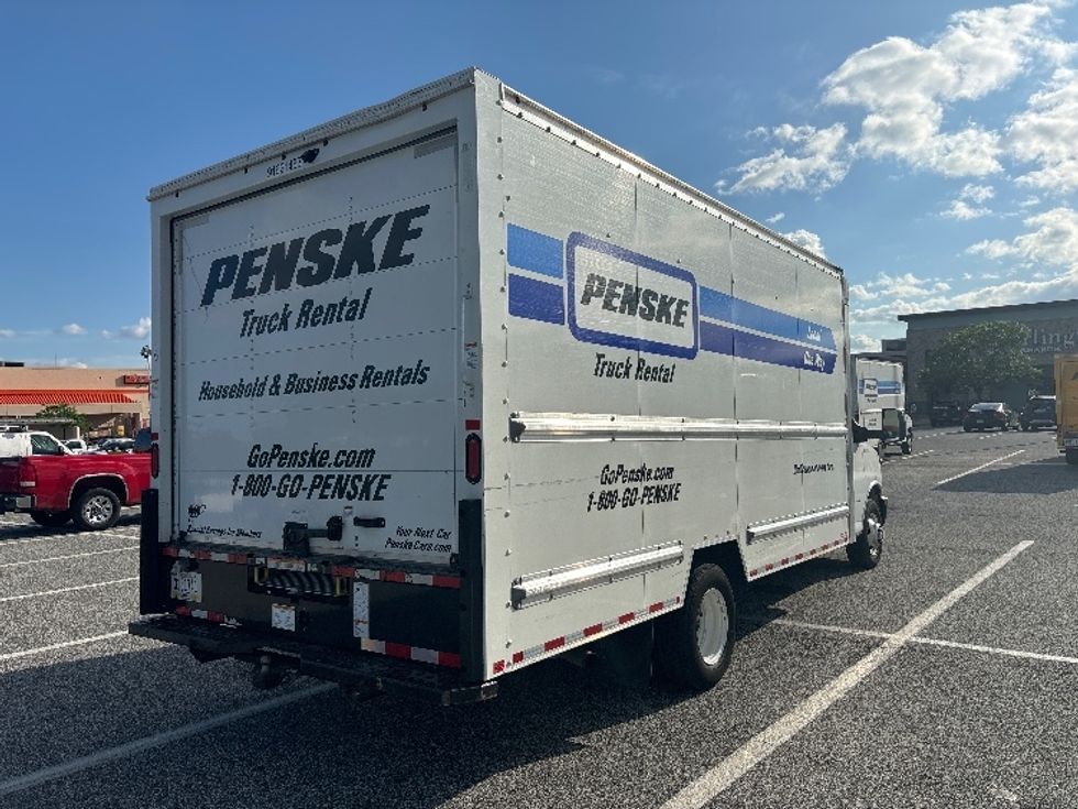 Light Duty Box Truck-Light and Medium Duty Trucks-GMC-2021-Savana G33903-Essex-MD-71,195\n\t\tmiles-$ 31,750 - Image 12