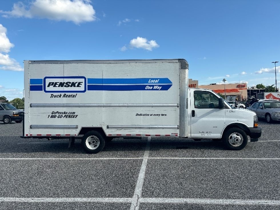 Light Duty Box Truck-Light and Medium Duty Trucks-GMC-2021-Savana G33903-Essex-MD-71,195\n\t\tmiles-$ 31,750 - Image 14