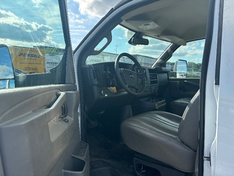 Light Duty Box Truck-Light and Medium Duty Trucks-GMC-2021-Savana G33903-Essex-MD-71,195\n\t\tmiles-$ 31,750 - Image 15