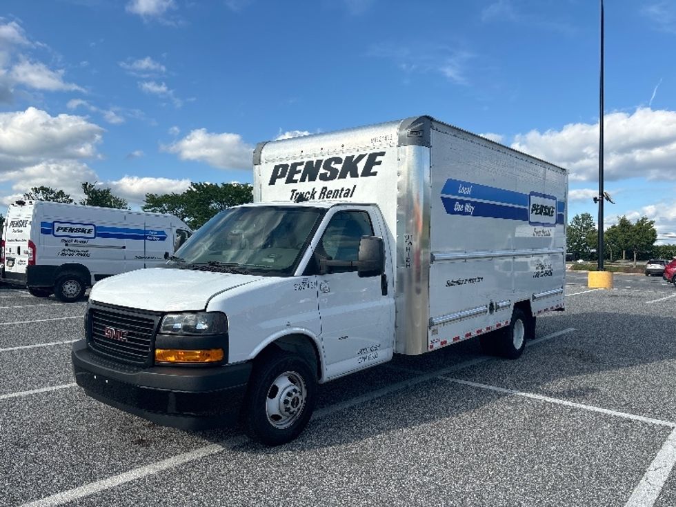 Light Duty Box Truck-Light and Medium Duty Trucks-GMC-2021-Savana G33903-Essex-MD-71,195\n\t\tmiles-$ 31,750 - Image 3