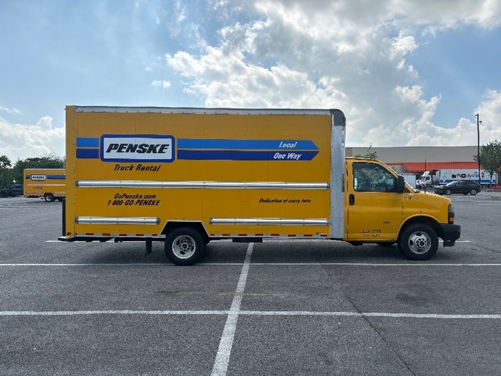 Light Duty Box Truck-Light and Medium Duty Trucks-GMC-2021-Savana G33903-Essex-MD-74,610\n\t\tmiles-$ 27,000 - Image 14