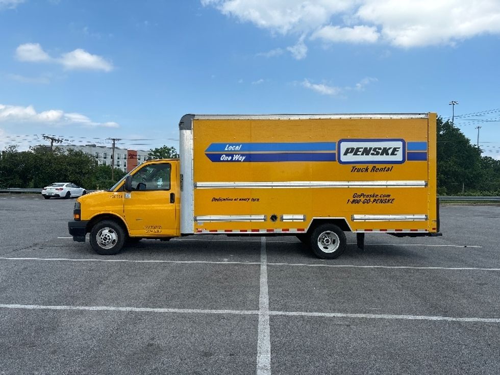 Light Duty Box Truck-Light and Medium Duty Trucks-GMC-2021-Savana G33903-Essex-MD-74,610\n\t\tmiles-$ 27,000 - Image 4