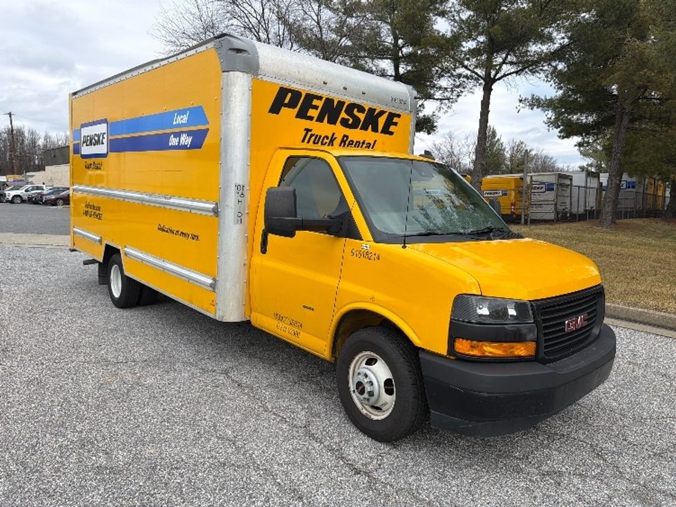 Light Duty Box Truck-Light and Medium Duty Trucks-GMC-2021-Savana G33903-Essex-MD-92,101\n\t\tmiles-$ 26,500 - Image 1