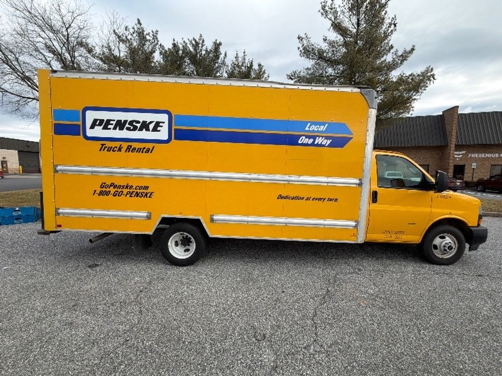 Light Duty Box Truck-Light and Medium Duty Trucks-GMC-2021-Savana G33903-Essex-MD-92,101\n\t\tmiles-$ 26,500 - Image 13