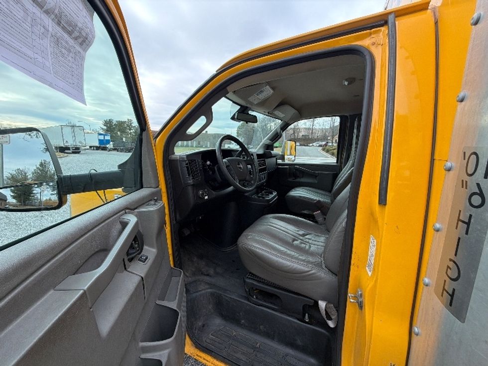 Light Duty Box Truck-Light and Medium Duty Trucks-GMC-2021-Savana G33903-Essex-MD-92,101\n\t\tmiles-$ 26,500 - Image 14