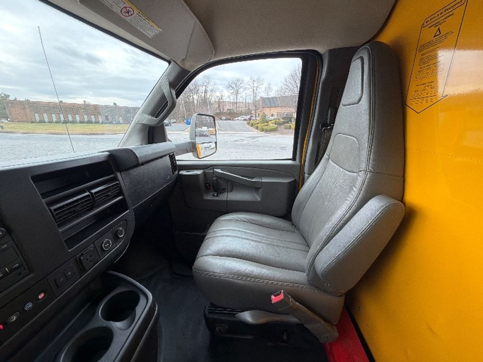 Light Duty Box Truck-Light and Medium Duty Trucks-GMC-2021-Savana G33903-Essex-MD-92,101\n\t\tmiles-$ 26,500 - Image 17