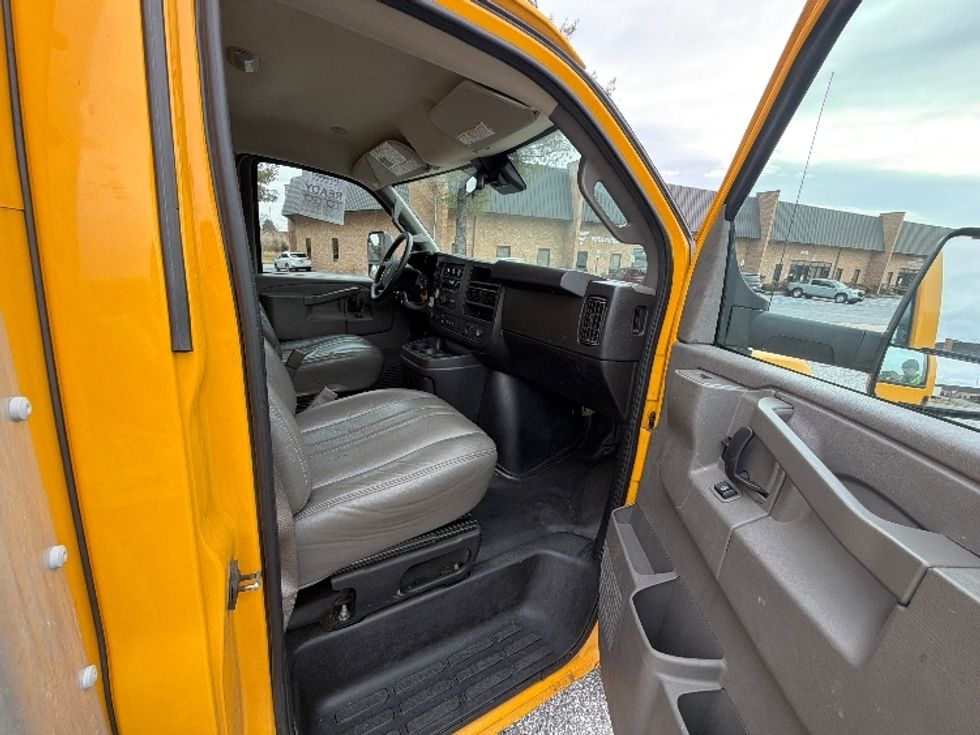 Light Duty Box Truck-Light and Medium Duty Trucks-GMC-2021-Savana G33903-Essex-MD-92,101\n\t\tmiles-$ 26,500 - Image 18