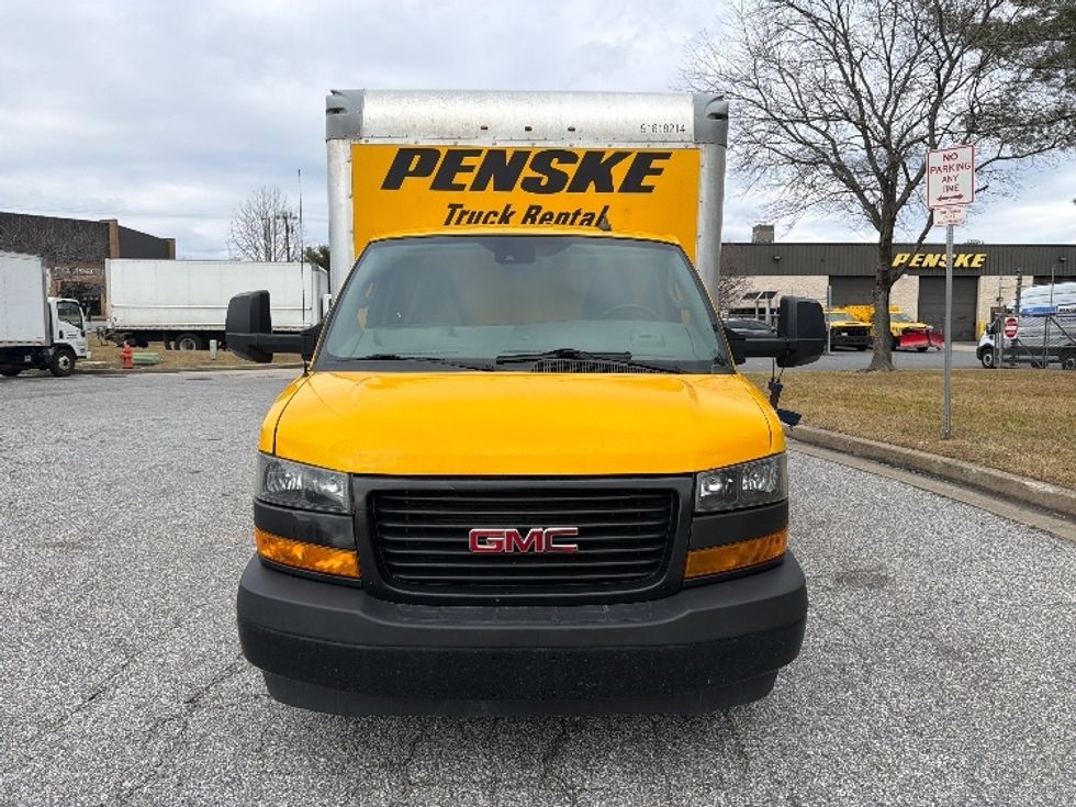 Light Duty Box Truck-Light and Medium Duty Trucks-GMC-2021-Savana G33903-Essex-MD-92,101\n\t\tmiles-$ 26,500 - Image 2