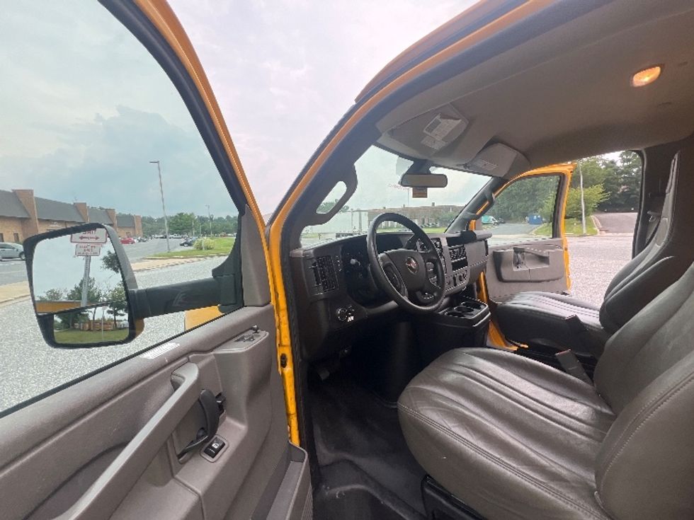 Light Duty Box Truck-Light and Medium Duty Trucks-GMC-2021-Savana G33903-Essex-MD-94,914\n\t\tmiles-$ 25,000 - Image 15