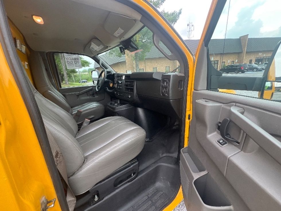 Light Duty Box Truck-Light and Medium Duty Trucks-GMC-2021-Savana G33903-Essex-MD-94,914\n\t\tmiles-$ 25,000 - Image 19