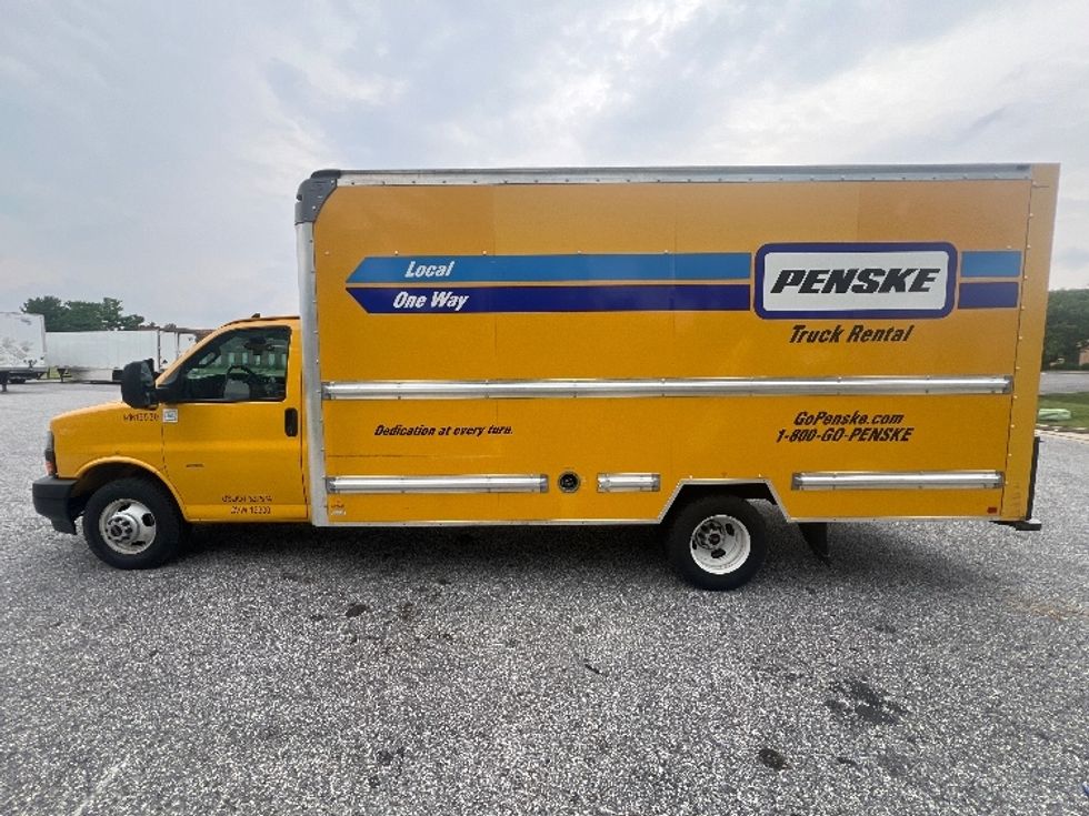 Light Duty Box Truck-Light and Medium Duty Trucks-GMC-2021-Savana G33903-Essex-MD-94,914\n\t\tmiles-$ 25,000 - Image 4