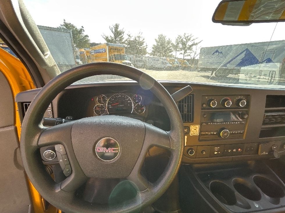 Light Duty Box Truck-Light and Medium Duty Trucks-GMC-2021-Savana G33903-Essex-MD-97,924\n\t\tmiles-$ 26,000 - Image 18