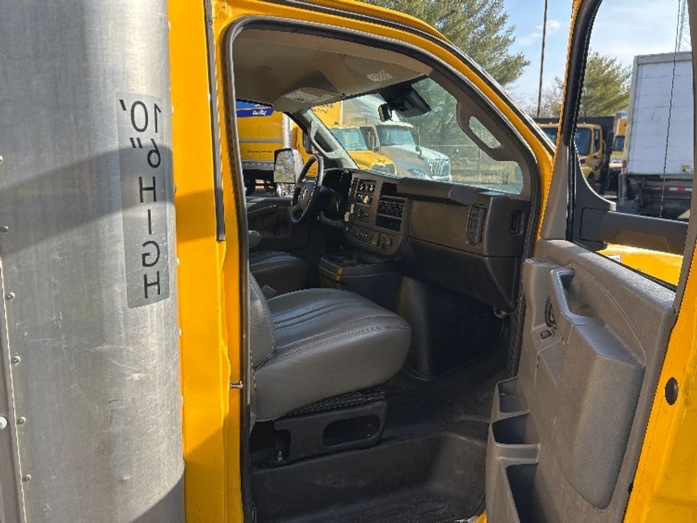 Light Duty Box Truck-Light and Medium Duty Trucks-GMC-2021-Savana G33903-Essex-MD-97,924\n\t\tmiles-$ 26,000 - Image 20