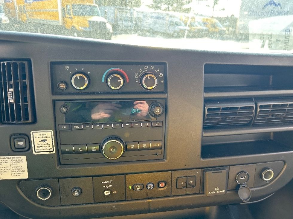 Light Duty Box Truck-Light and Medium Duty Trucks-GMC-2021-Savana G33903-Essex-MD-97,924\n\t\tmiles-$ 26,000 - Image 26