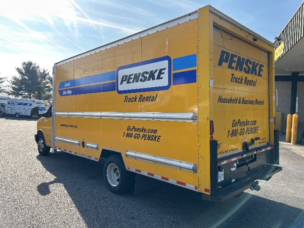 Light Duty Box Truck-Light and Medium Duty Trucks-GMC-2021-Savana G33903-Essex-MD-97,924\n\t\tmiles-$ 26,000 - Image 6