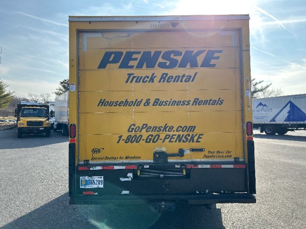 Light Duty Box Truck-Light and Medium Duty Trucks-GMC-2021-Savana G33903-Essex-MD-97,924\n\t\tmiles-$ 26,000 - Image 7