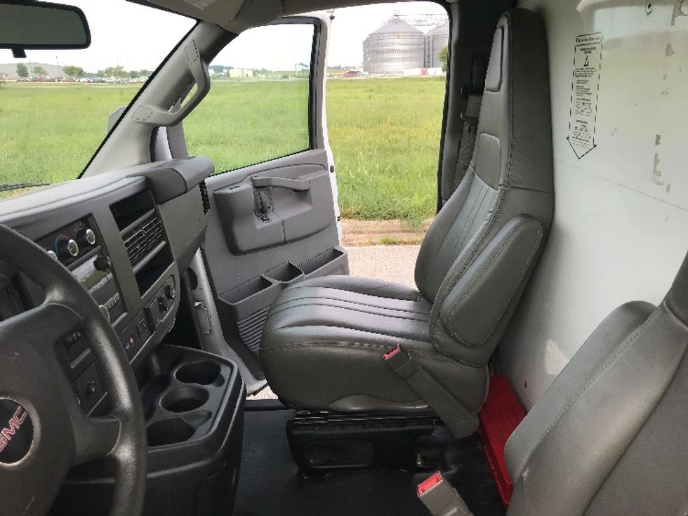 Light Duty Box Truck-Light and Medium Duty Trucks-GMC-2021-Savana G33903-Evansville-IN-107,540\n\t\tmiles-$ 27,500 - Image 19