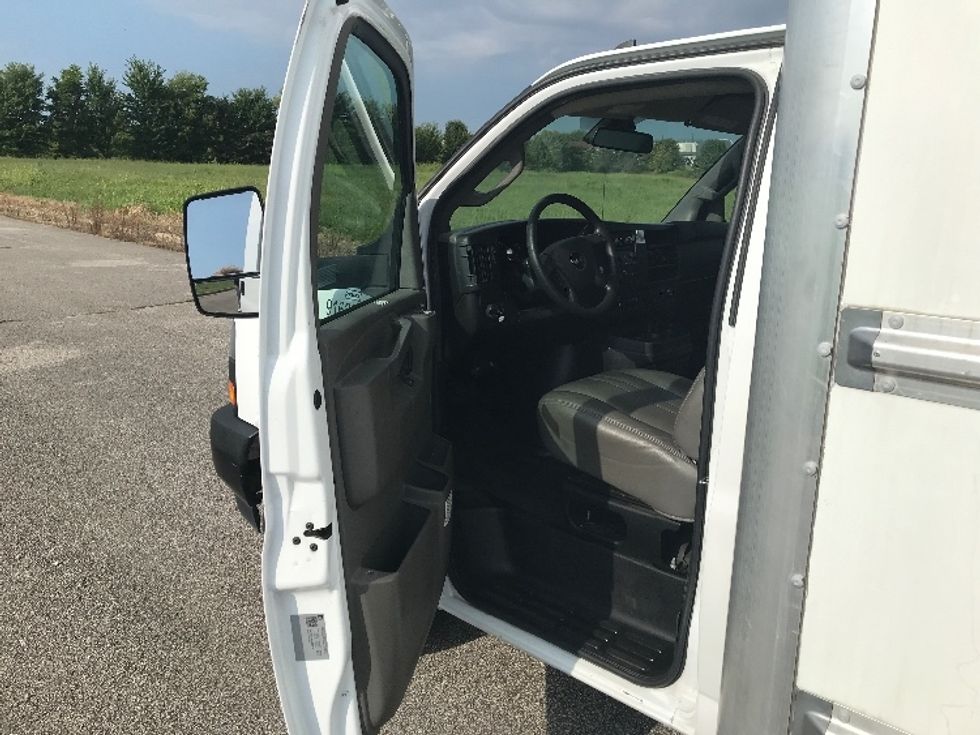 Light Duty Box Truck-Light and Medium Duty Trucks-GMC-2021-Savana G33903-Evansville-IN-59,108\n\t\tmiles-$ 33,000 - Image 16