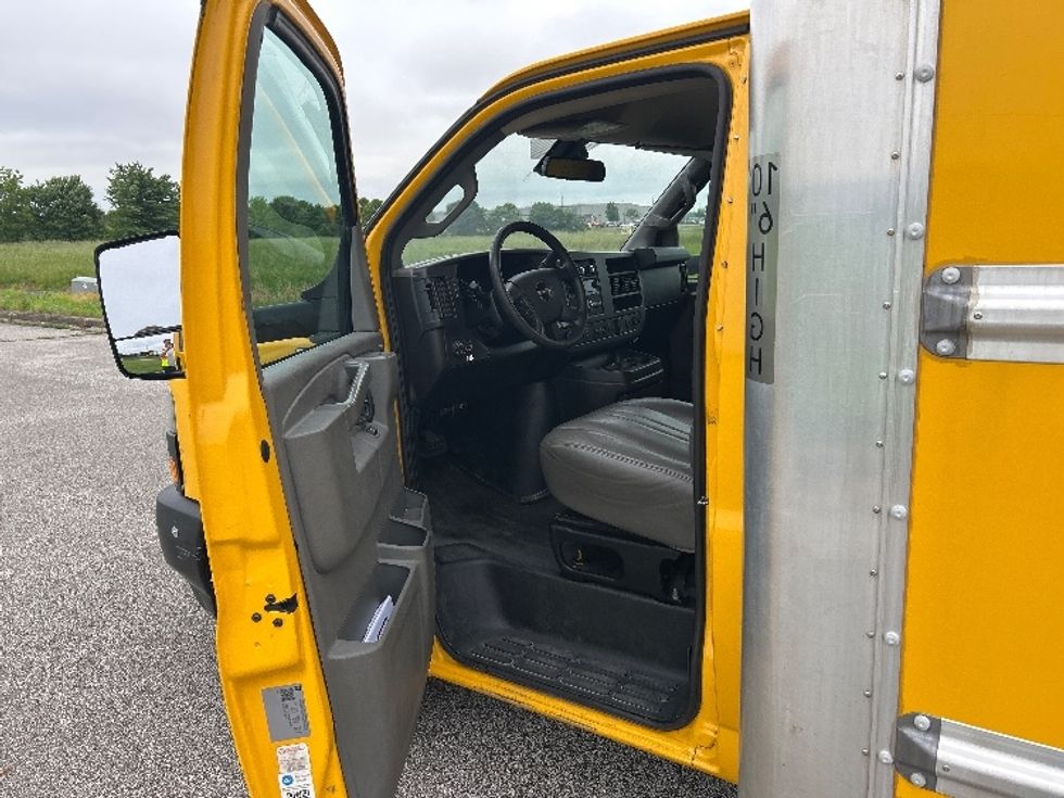 Light Duty Box Truck-Light and Medium Duty Trucks-GMC-2021-Savana G33903-Evansville-IN-77,940\n\t\tmiles-$ 26,750 - Image 12