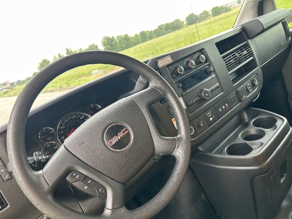 Light Duty Box Truck-Light and Medium Duty Trucks-GMC-2021-Savana G33903-Evansville-IN-77,940\n\t\tmiles-$ 26,750 - Image 16