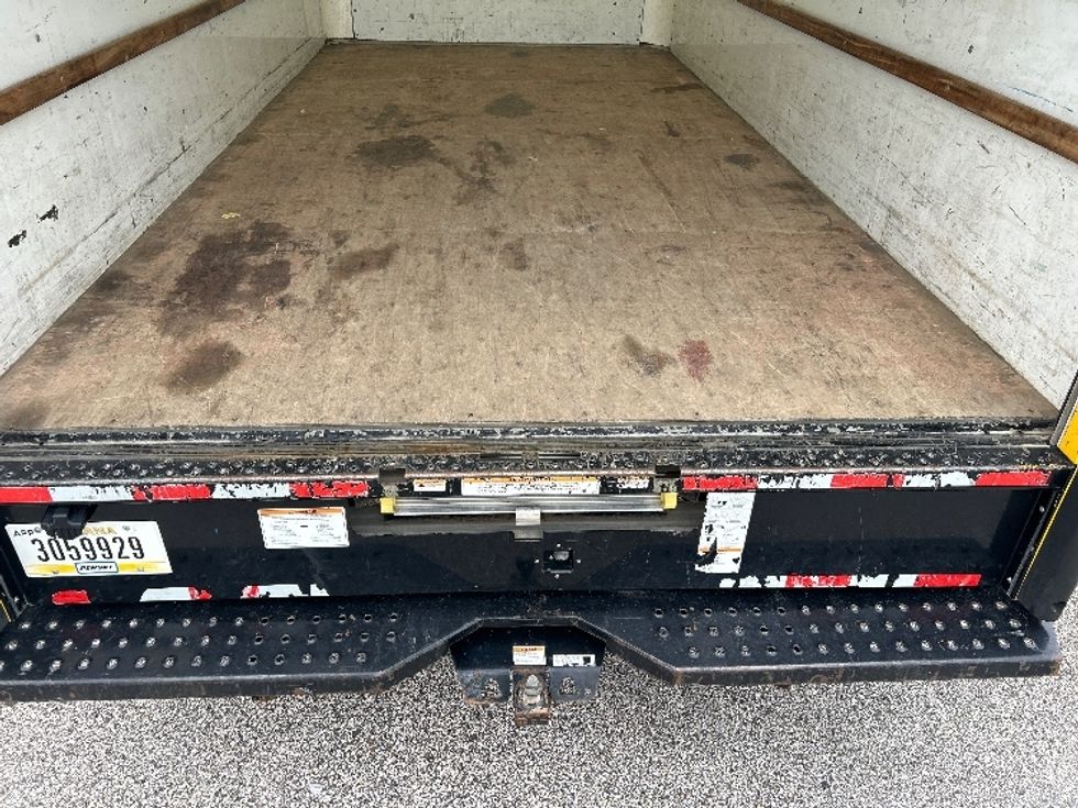 Light Duty Box Truck-Light and Medium Duty Trucks-GMC-2021-Savana G33903-Evansville-IN-77,940\n\t\tmiles-$ 26,750 - Image 9