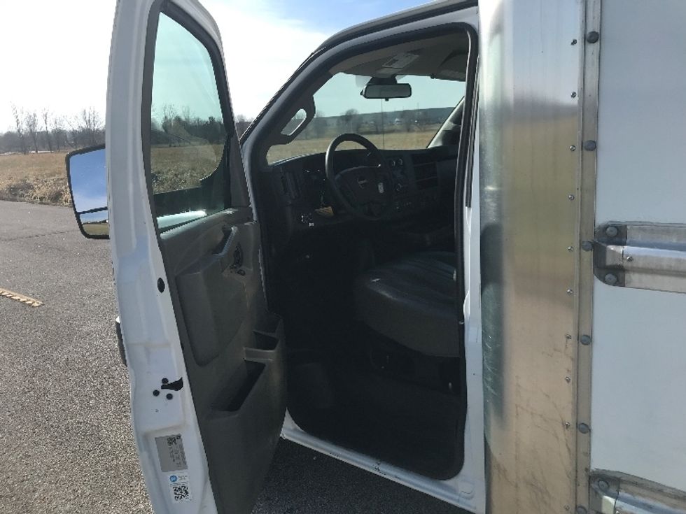 Light Duty Box Truck-Light and Medium Duty Trucks-GMC-2021-Savana G33903-Evansville-IN-95,307\n\t\tmiles-$ 29,000 - Image 16