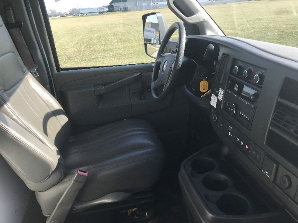 Light Duty Box Truck-Light and Medium Duty Trucks-GMC-2021-Savana G33903-Evansville-IN-95,307\n\t\tmiles-$ 29,000 - Image 22