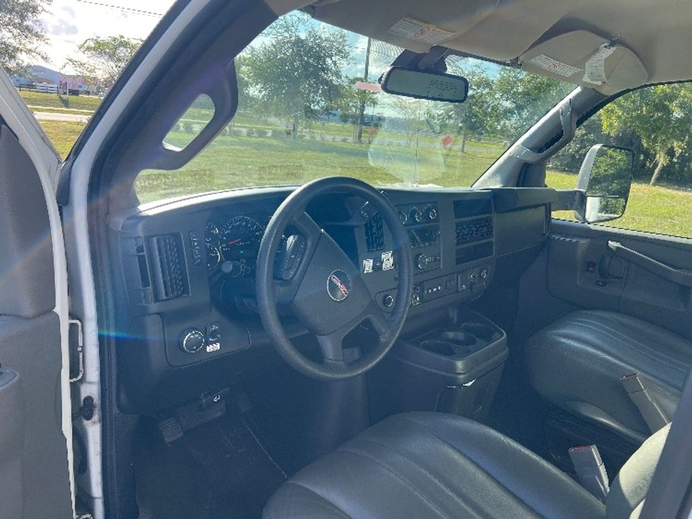 Light Duty Box Truck-Light and Medium Duty Trucks-GMC-2021-Savana G33903-Evansville-IN-96,289\n\t\tmiles-$ 27,500 - Image 17