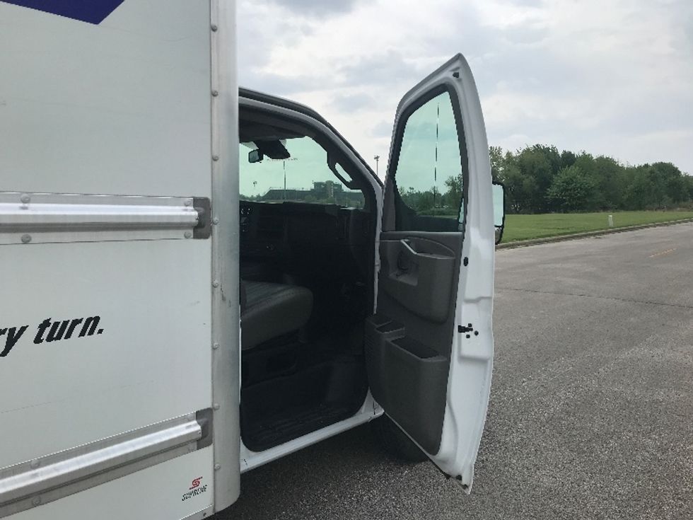 Light Duty Box Truck-Light and Medium Duty Trucks-GMC-2021-Savana G33903-Evansville-IN-96,289\n\t\tmiles-$ 27,500 - Image 20