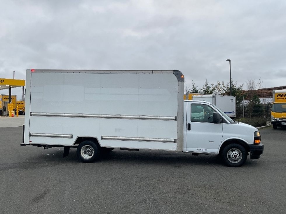 Light Duty Box Truck-Light and Medium Duty Trucks-GMC-2021-Savana G33903-Everett-WA-105,551\n\t\tmiles-$ 30,000 - Image 12