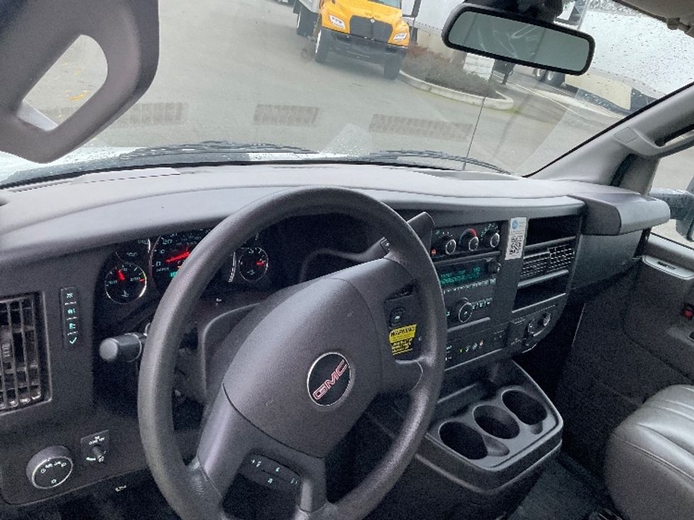 Light Duty Box Truck-Light and Medium Duty Trucks-GMC-2021-Savana G33903-Everett-WA-105,551\n\t\tmiles-$ 30,000 - Image 14