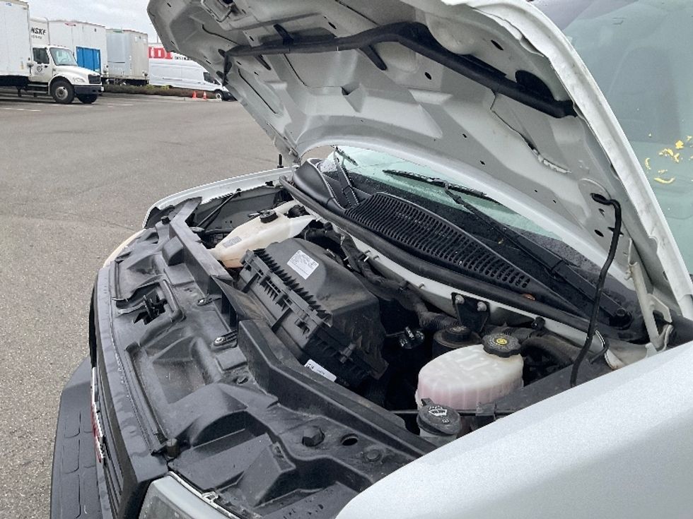 Light Duty Box Truck-Light and Medium Duty Trucks-GMC-2021-Savana G33903-Everett-WA-105,551\n\t\tmiles-$ 30,000 - Image 21