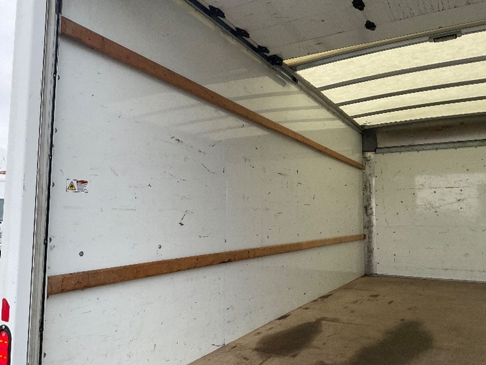 Light Duty Box Truck-Light and Medium Duty Trucks-GMC-2021-Savana G33903-Everett-WA-105,551\n\t\tmiles-$ 30,000 - Image 9