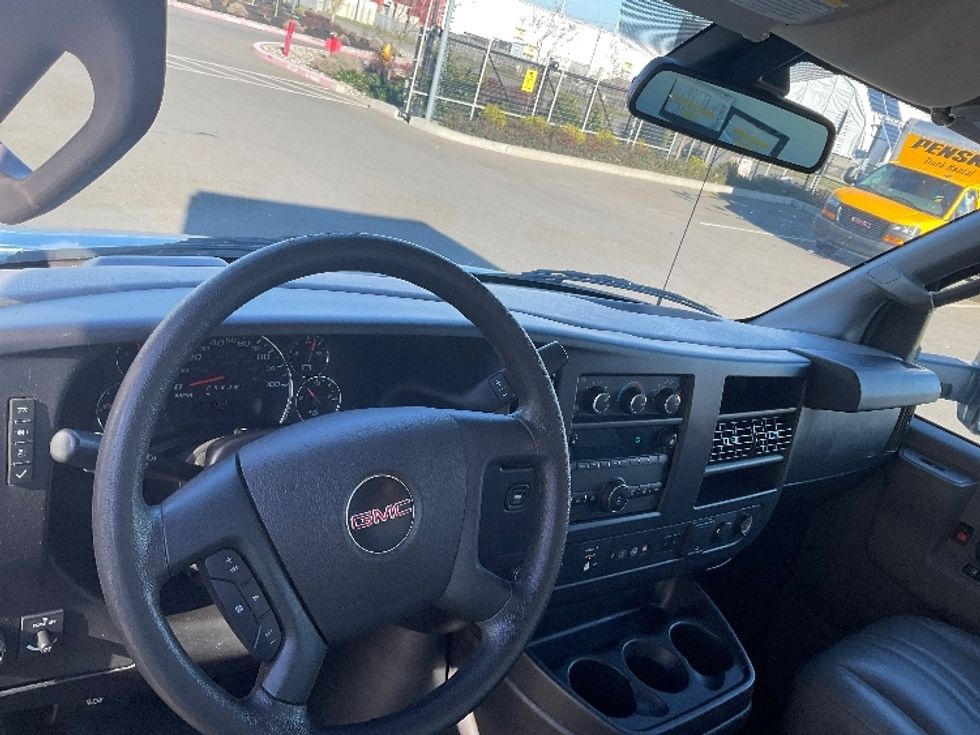 Light Duty Box Truck-Light and Medium Duty Trucks-GMC-2021-Savana G33903-Everett-WA-110,146\n\t\tmiles-$ 29,500 - Image 14