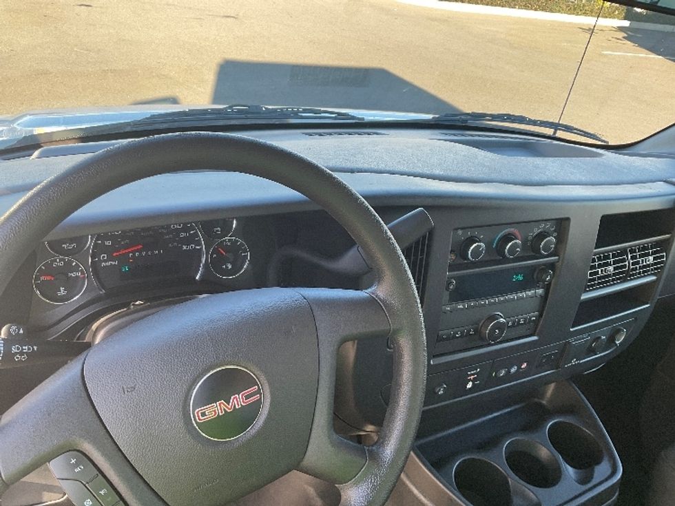 Light Duty Box Truck-Light and Medium Duty Trucks-GMC-2021-Savana G33903-Everett-WA-110,146\n\t\tmiles-$ 29,500 - Image 15