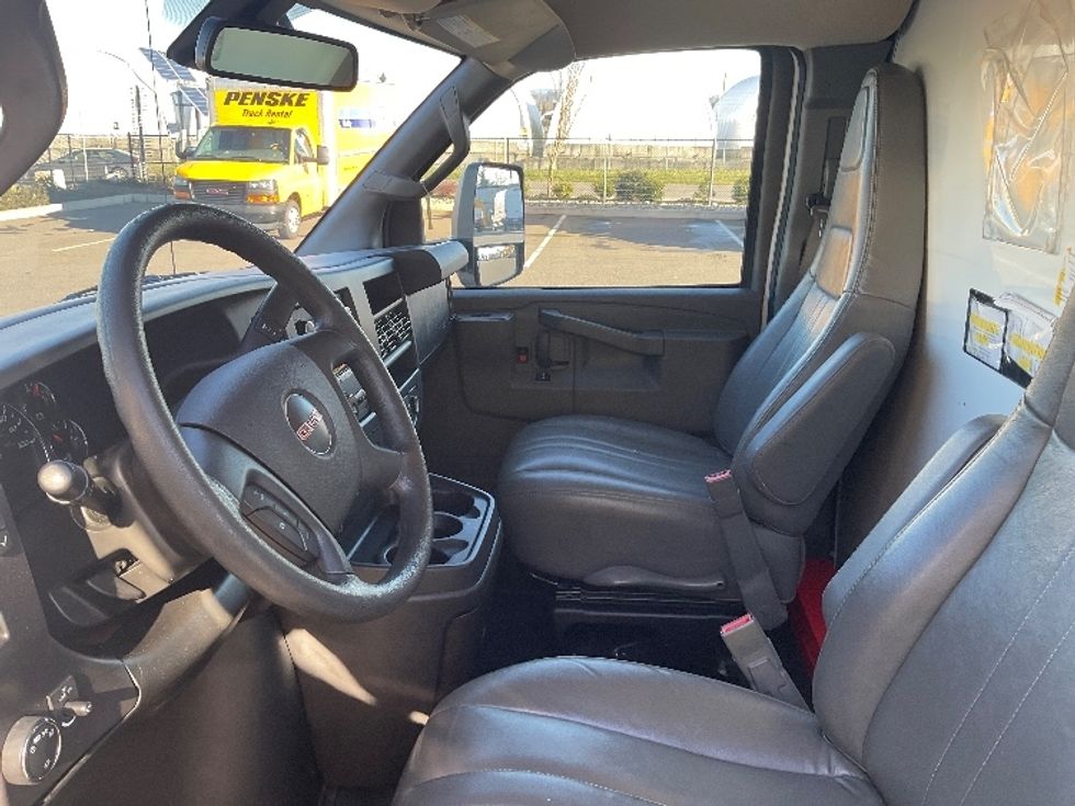 Light Duty Box Truck-Light and Medium Duty Trucks-GMC-2021-Savana G33903-Everett-WA-110,146\n\t\tmiles-$ 29,500 - Image 16