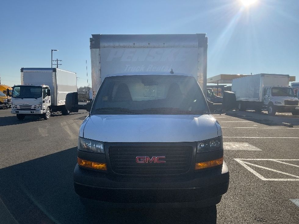 Light Duty Box Truck-Light and Medium Duty Trucks-GMC-2021-Savana G33903-Everett-WA-110,146\n\t\tmiles-$ 29,500 - Image 2