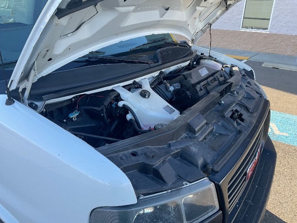 Light Duty Box Truck-Light and Medium Duty Trucks-GMC-2021-Savana G33903-Everett-WA-110,146\n\t\tmiles-$ 29,500 - Image 20