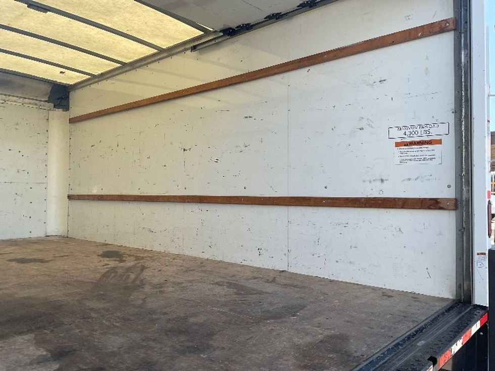 Light Duty Box Truck-Light and Medium Duty Trucks-GMC-2021-Savana G33903-Everett-WA-115,323\n\t\tmiles-$ 29,000 - Image 12