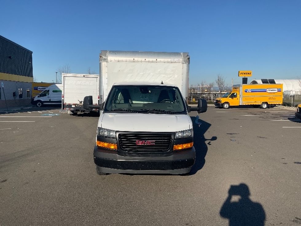 Light Duty Box Truck-Light and Medium Duty Trucks-GMC-2021-Savana G33903-Everett-WA-115,323\n\t\tmiles-$ 29,000 - Image 2