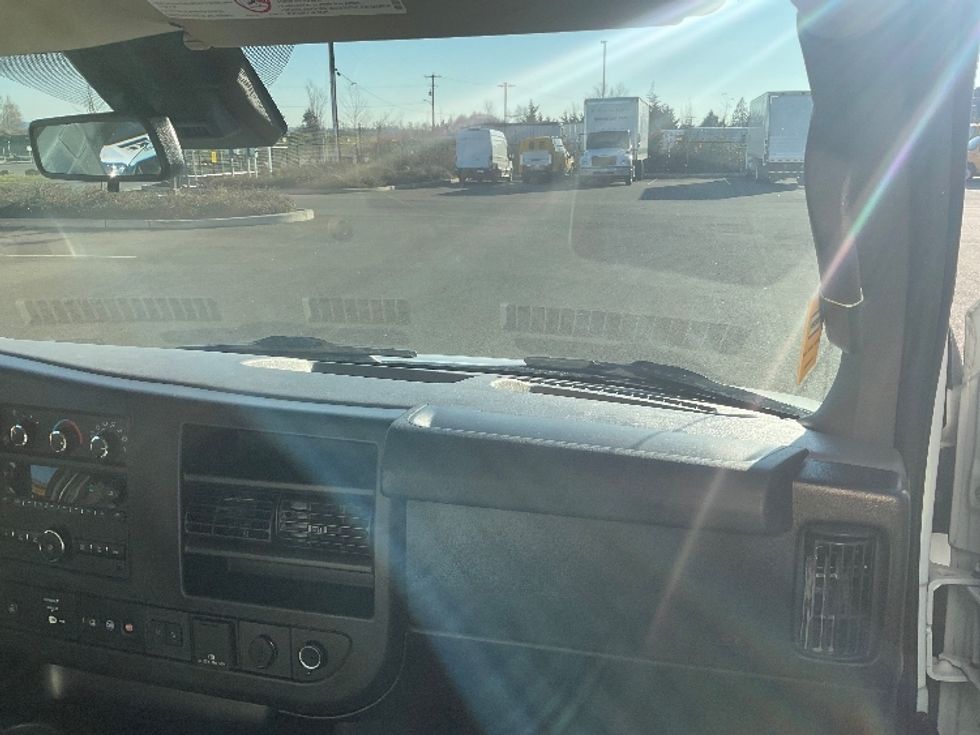 Light Duty Box Truck-Light and Medium Duty Trucks-GMC-2021-Savana G33903-Everett-WA-115,323\n\t\tmiles-$ 29,000 - Image 20