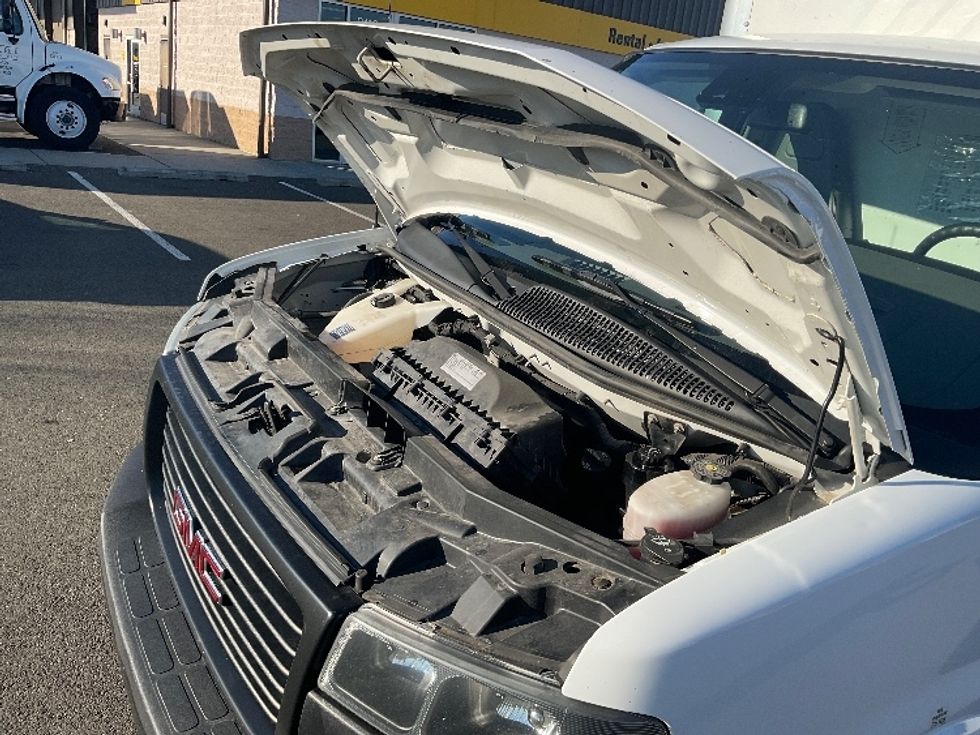 Light Duty Box Truck-Light and Medium Duty Trucks-GMC-2021-Savana G33903-Everett-WA-115,323\n\t\tmiles-$ 29,000 - Image 23