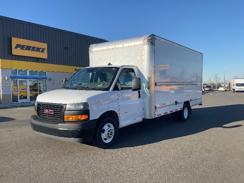 Light Duty Box Truck-Light and Medium Duty Trucks-GMC-2021-Savana G33903-Everett-WA-115,323\n\t\tmiles-$ 29,000 - Image 3