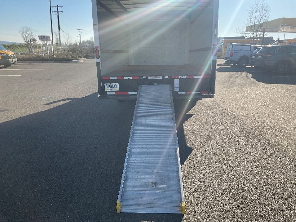 Light Duty Box Truck-Light and Medium Duty Trucks-GMC-2021-Savana G33903-Everett-WA-115,323\n\t\tmiles-$ 29,000 - Image 9