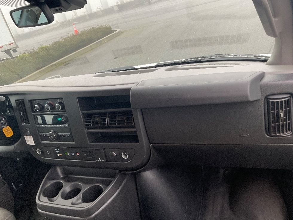 Light Duty Box Truck-Light and Medium Duty Trucks-GMC-2021-Savana G33903-Everett-WA-115,877\n\t\tmiles-$ 28,750 - Image 17