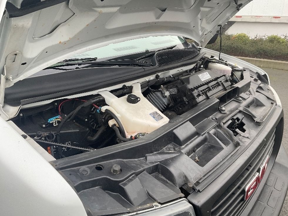 Light Duty Box Truck-Light and Medium Duty Trucks-GMC-2021-Savana G33903-Everett-WA-115,877\n\t\tmiles-$ 28,750 - Image 19