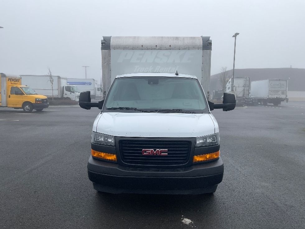 Light Duty Box Truck-Light and Medium Duty Trucks-GMC-2021-Savana G33903-Everett-WA-115,877\n\t\tmiles-$ 28,750 - Image 2