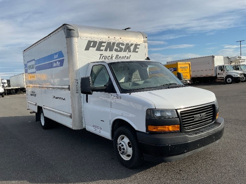 Light Duty Box Truck-Light and Medium Duty Trucks-GMC-2021-Savana G33903-Everett-WA-116,134\n\t\tmiles-$ 29,250 - Image 1