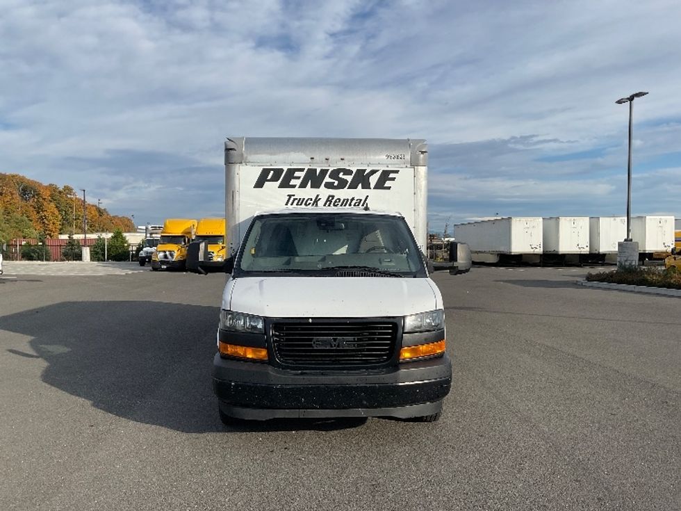 Light Duty Box Truck-Light and Medium Duty Trucks-GMC-2021-Savana G33903-Everett-WA-116,134\n\t\tmiles-$ 29,250 - Image 2
