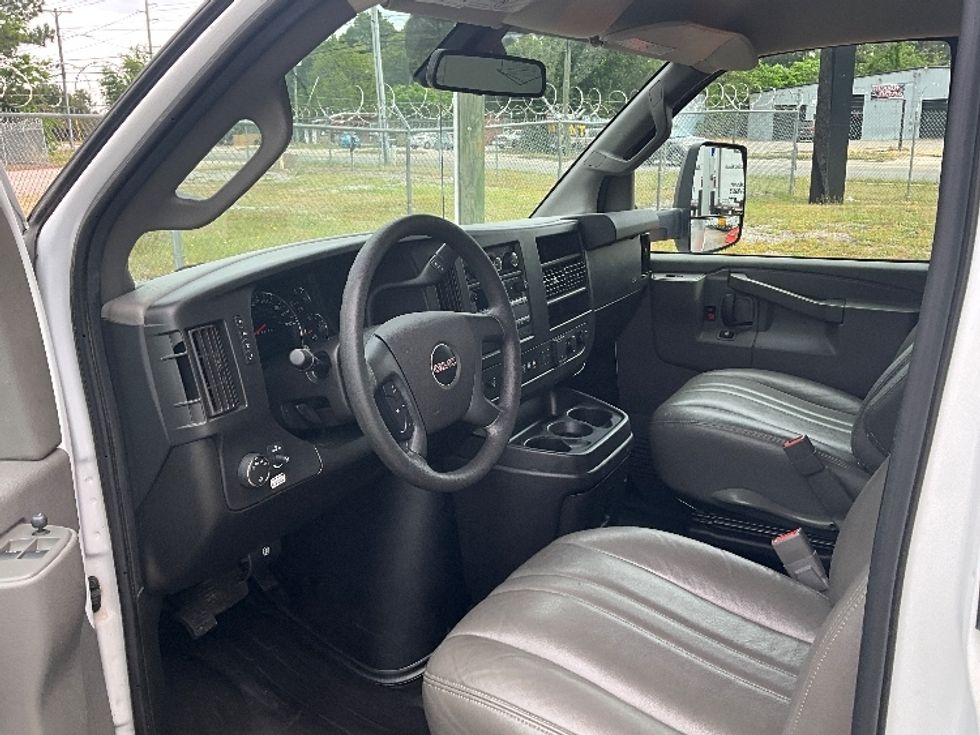 Light Duty Box Truck-Light and Medium Duty Trucks-GMC-2021-Savana G33903-Fayetteville-NC-106,724\n\t\tmiles-$ 29,000 - Image 15